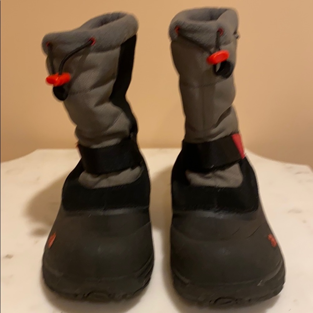 Like new kids snow boots worn one time!